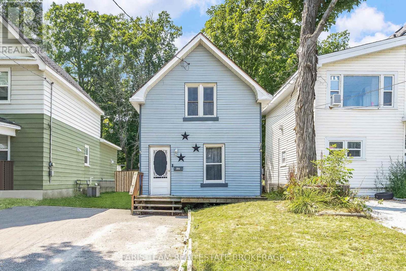 390 MILDRED STREET - 3