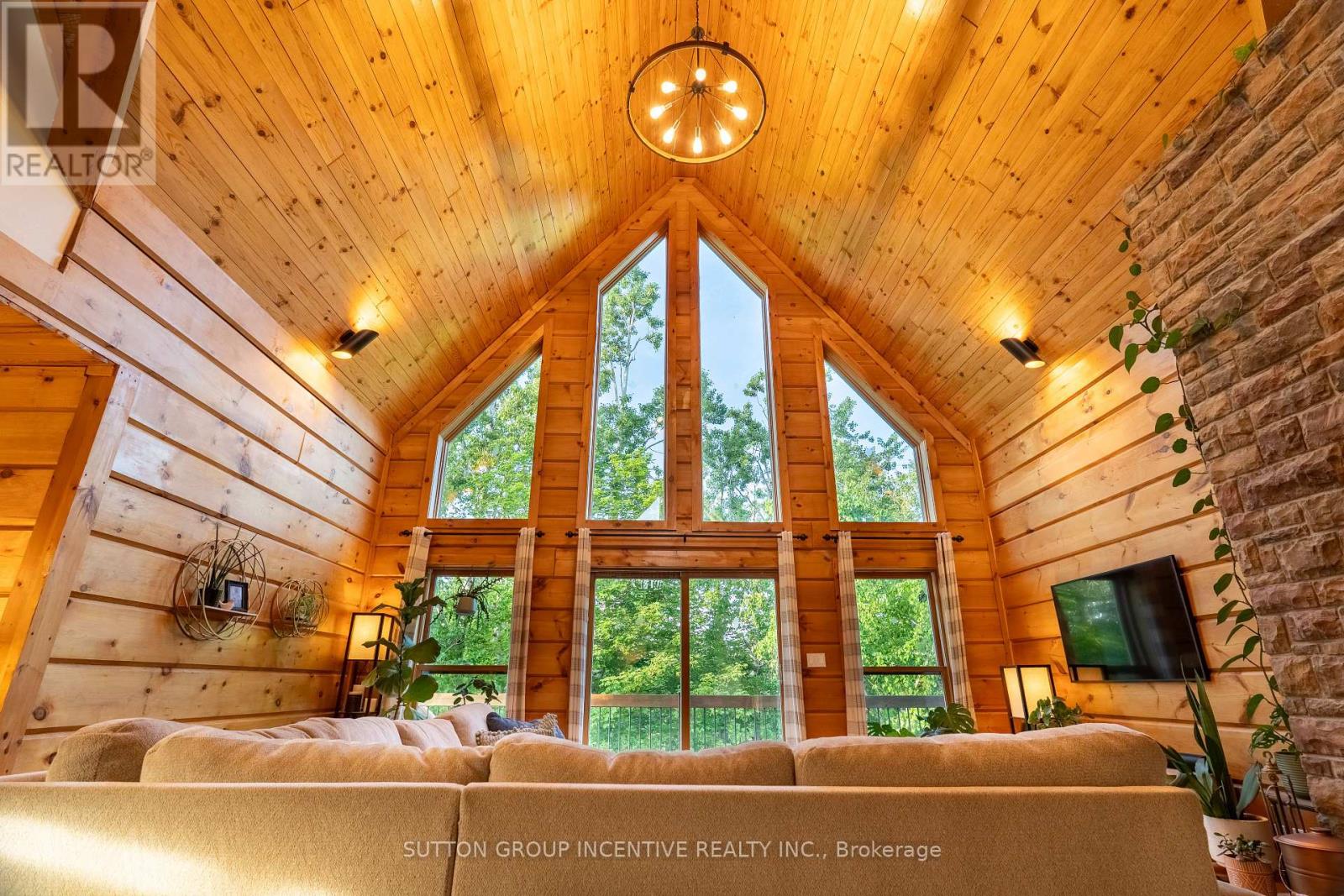 17 BRIDLE PATH - 21