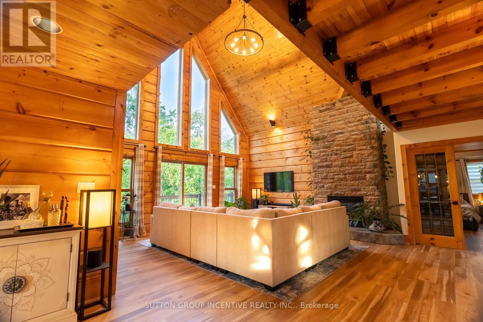 17 BRIDLE PATH - 22