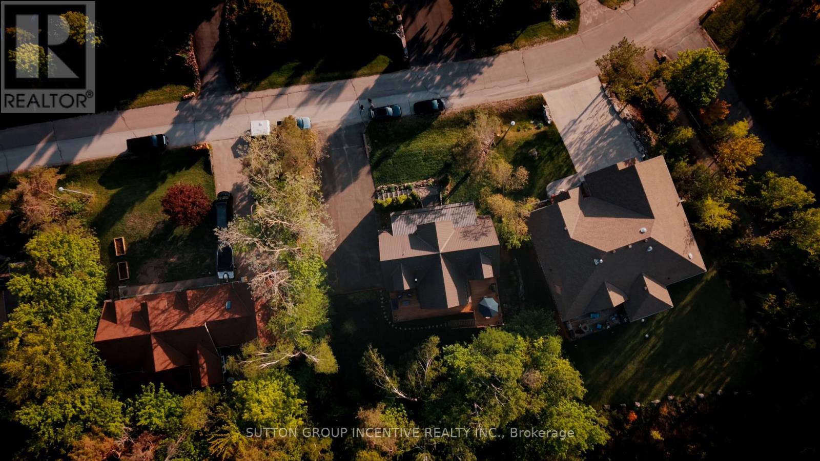 17 BRIDLE PATH - 43