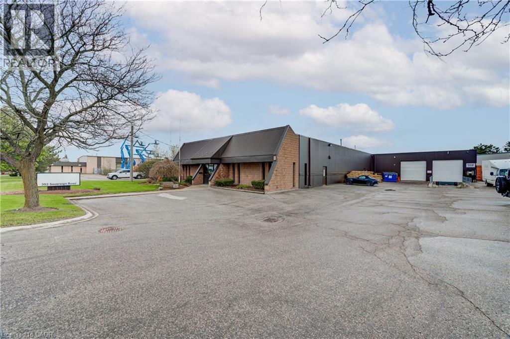 352 SOVEREIGN Road