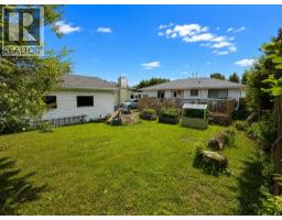Family room - 5746 9 Avenue, Edson, AB T7E1J3 Photo 9