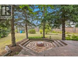 119 Strathbury Bay Sw, Calgary, AB T3H1N3 Photo 35