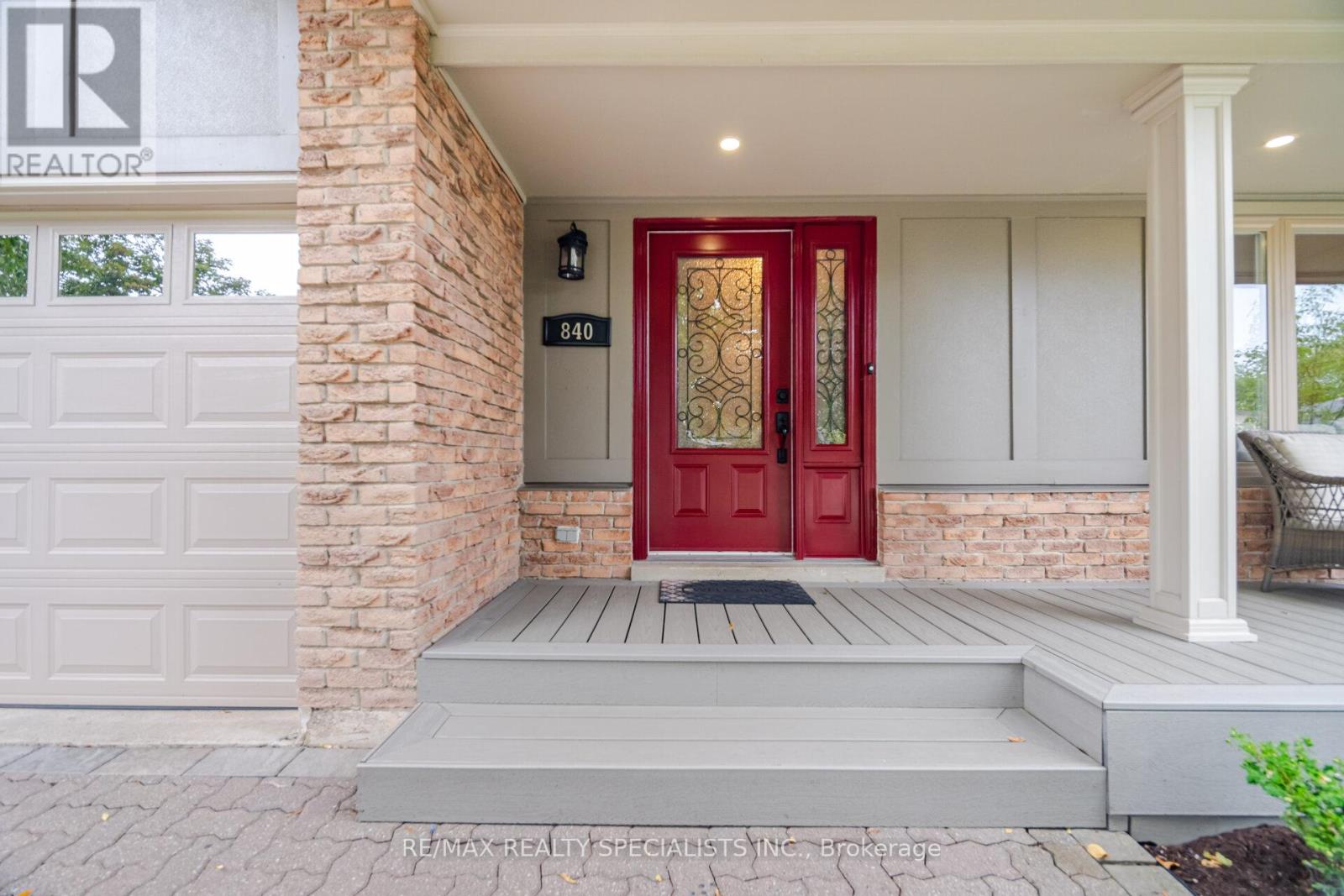 840 Hemlock photo 2