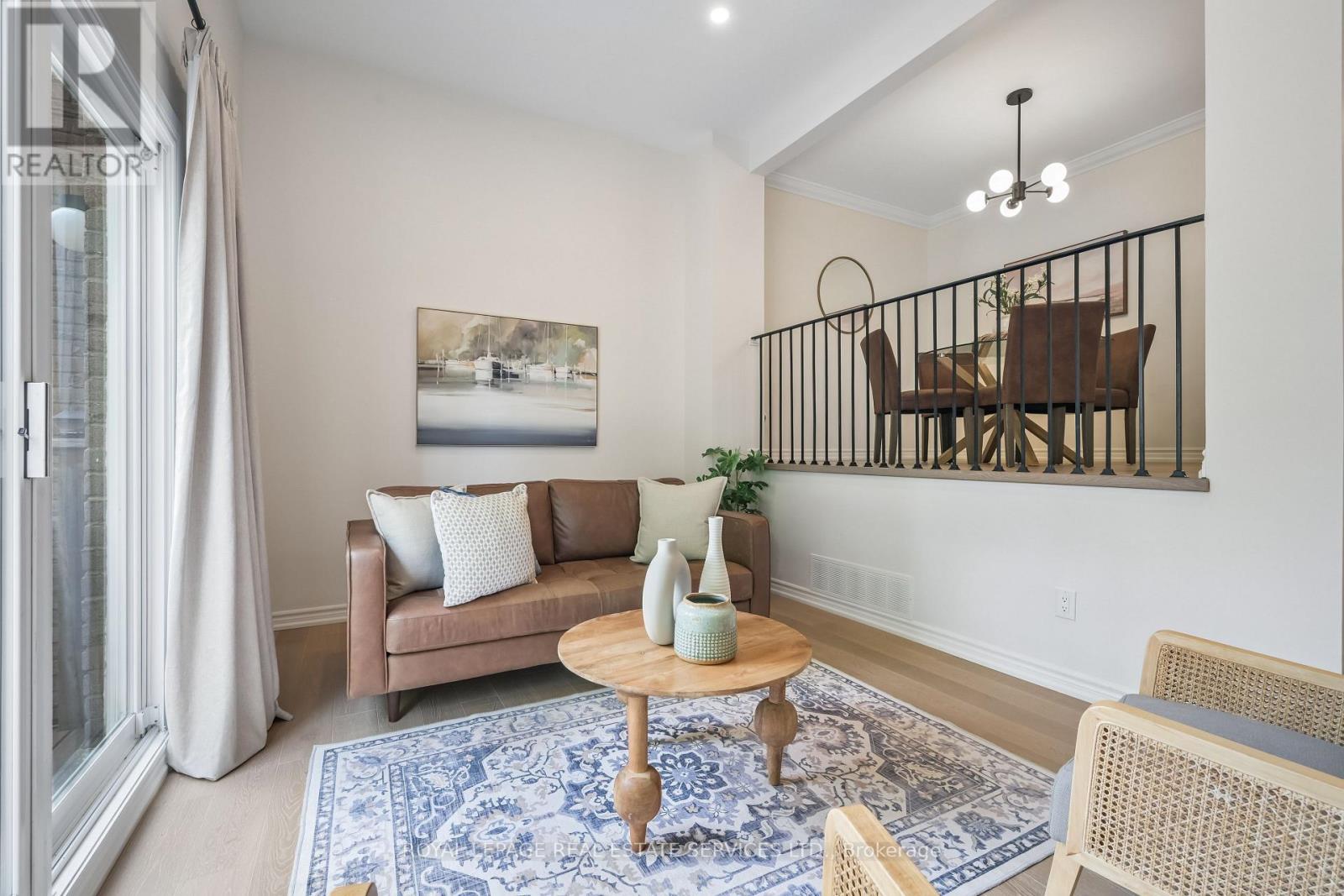 Photo of 1 - 2222 MARINE DRIVE