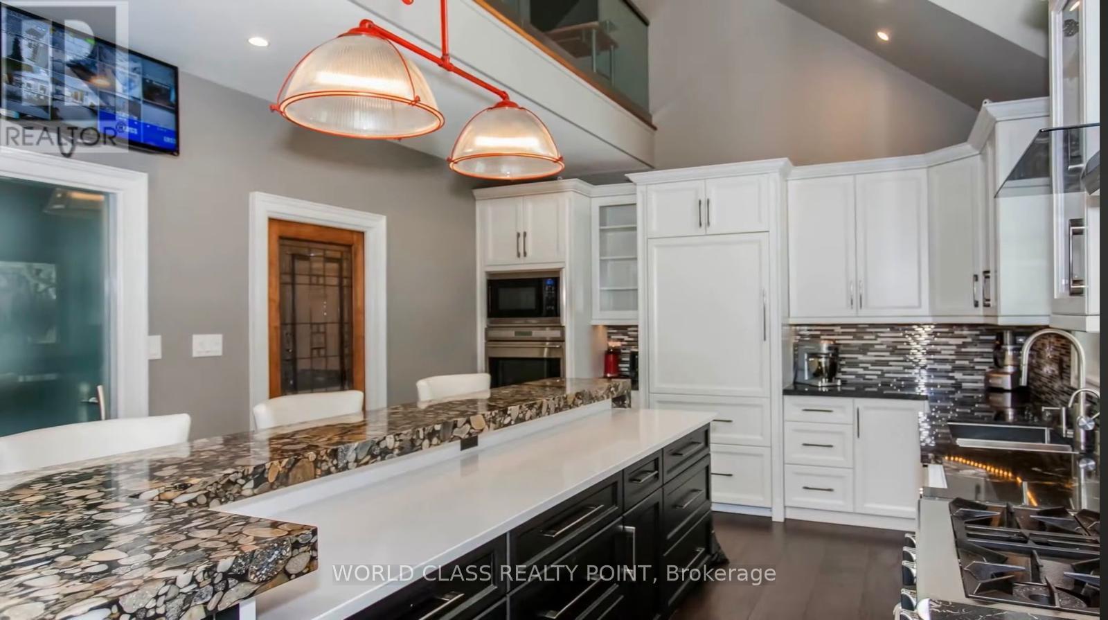 155 MEADOWLAND CRESCENT - 12