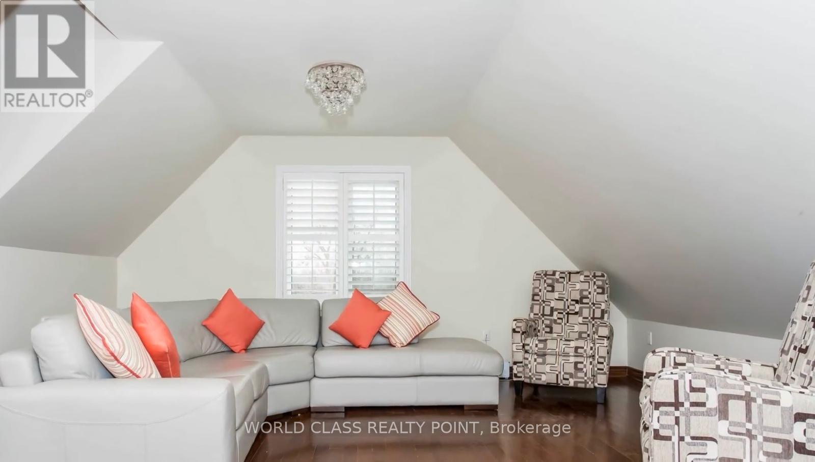 155 MEADOWLAND CRESCENT - 23