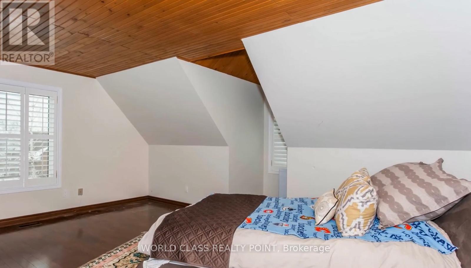 155 MEADOWLAND CRESCENT - 24