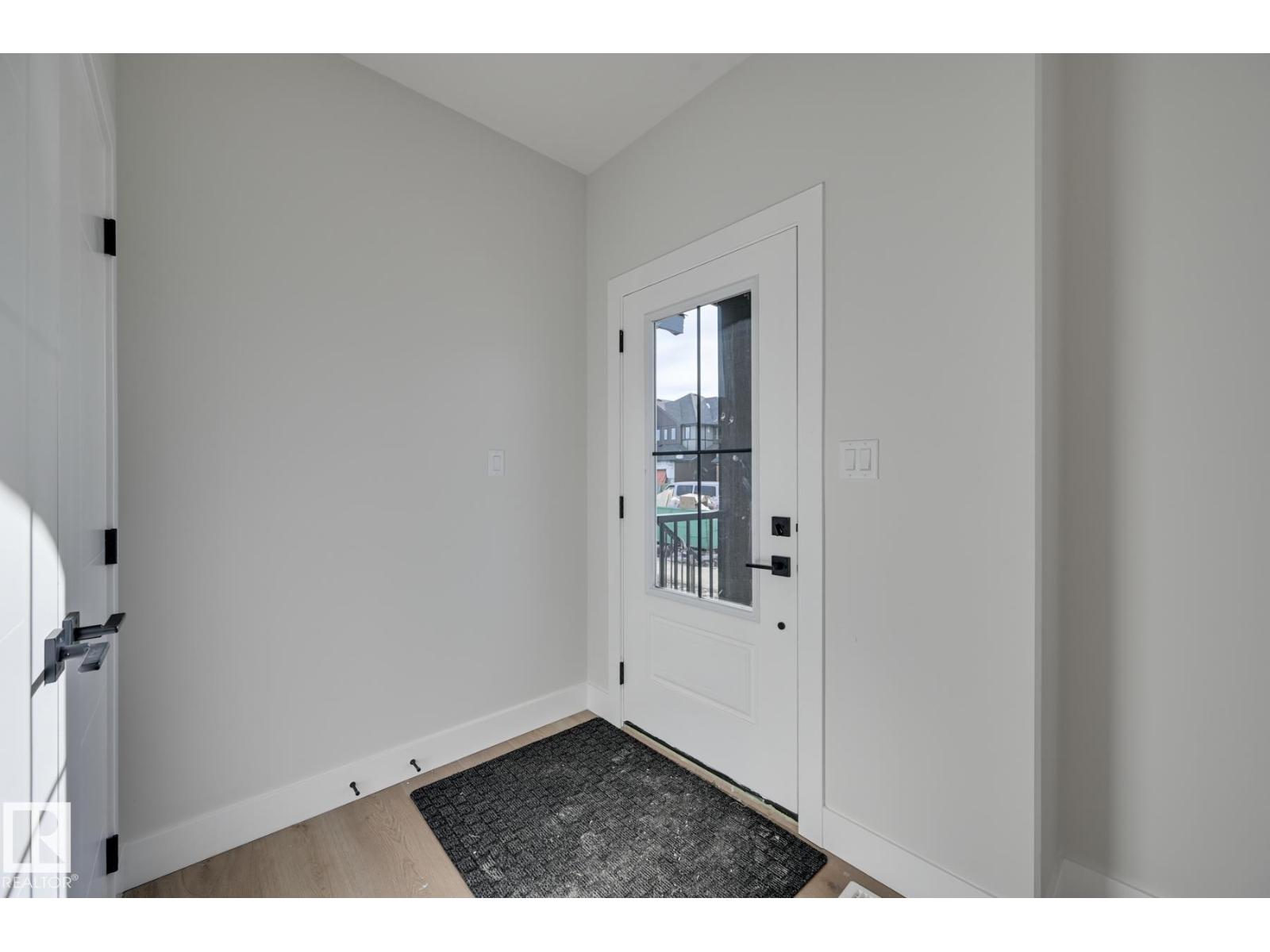 273 Edgemont GR NW - 3