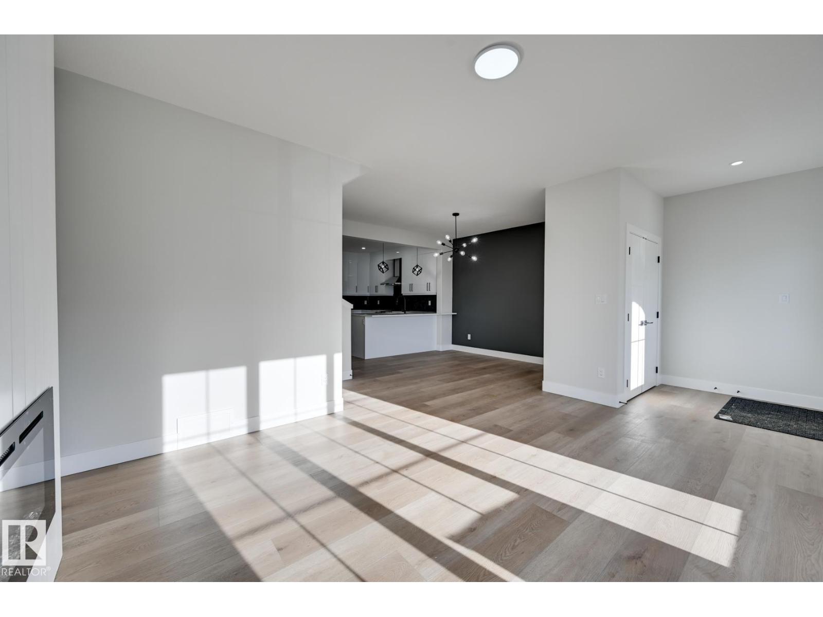 273 Edgemont GR NW - 5