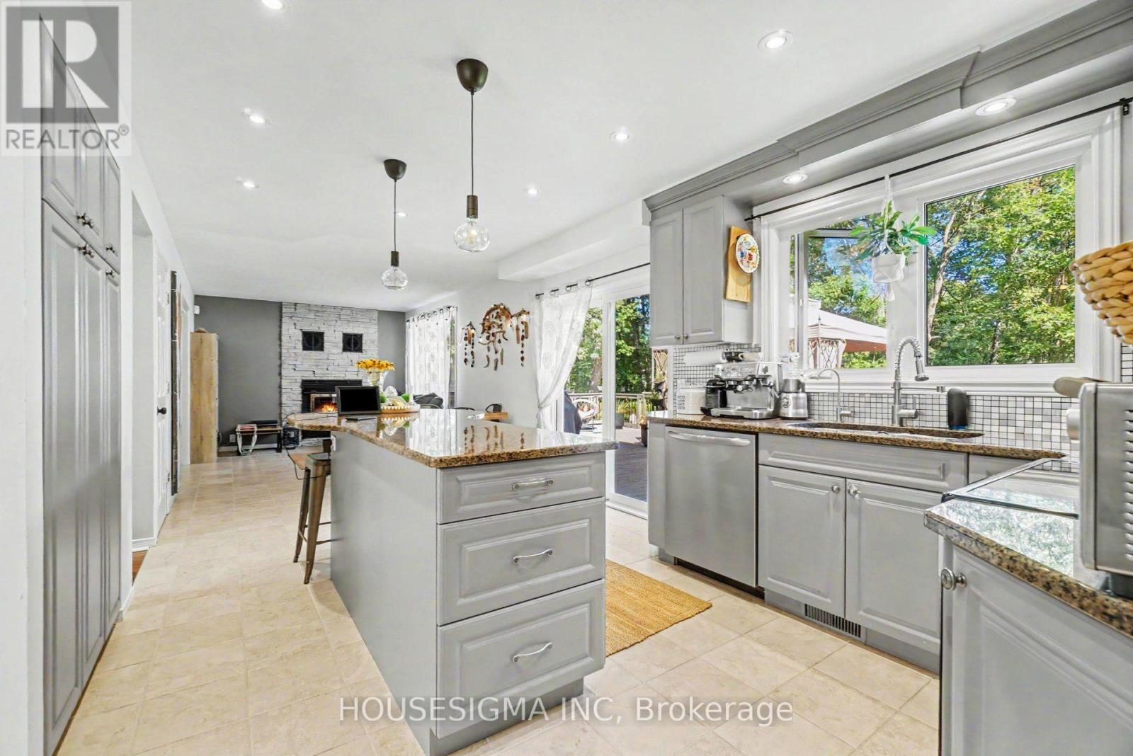312 FIRESIDE DRIVE - Image 12