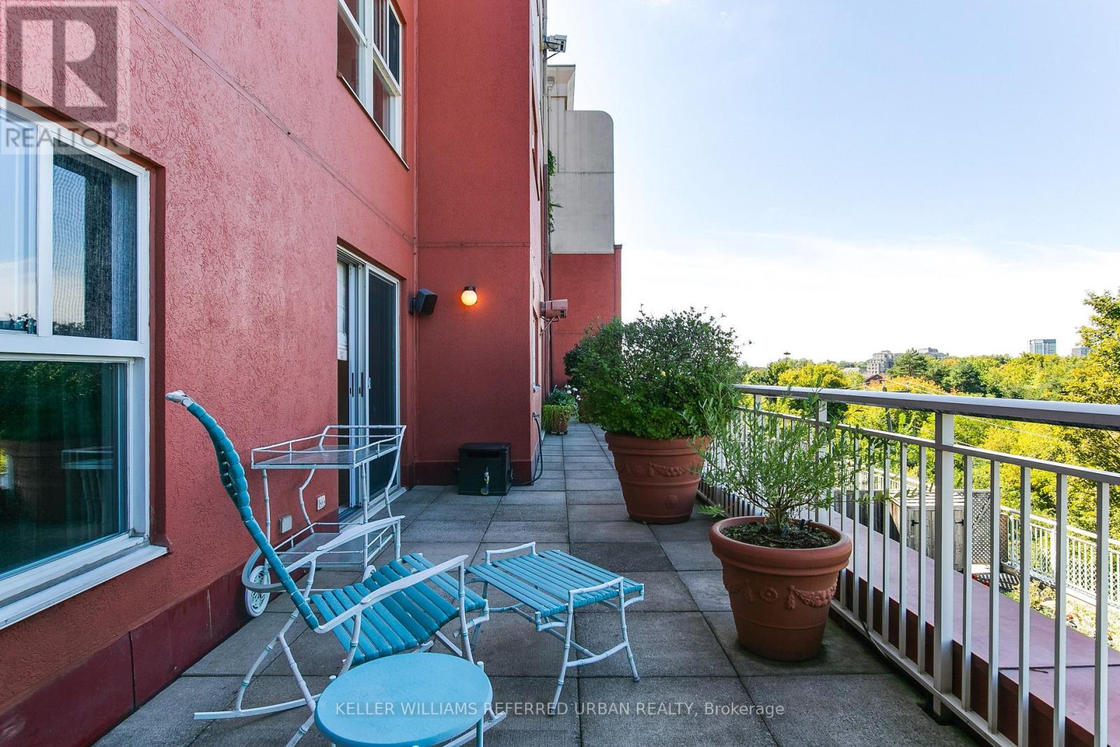 #524 18 CONCORDE PLACE - Image 32