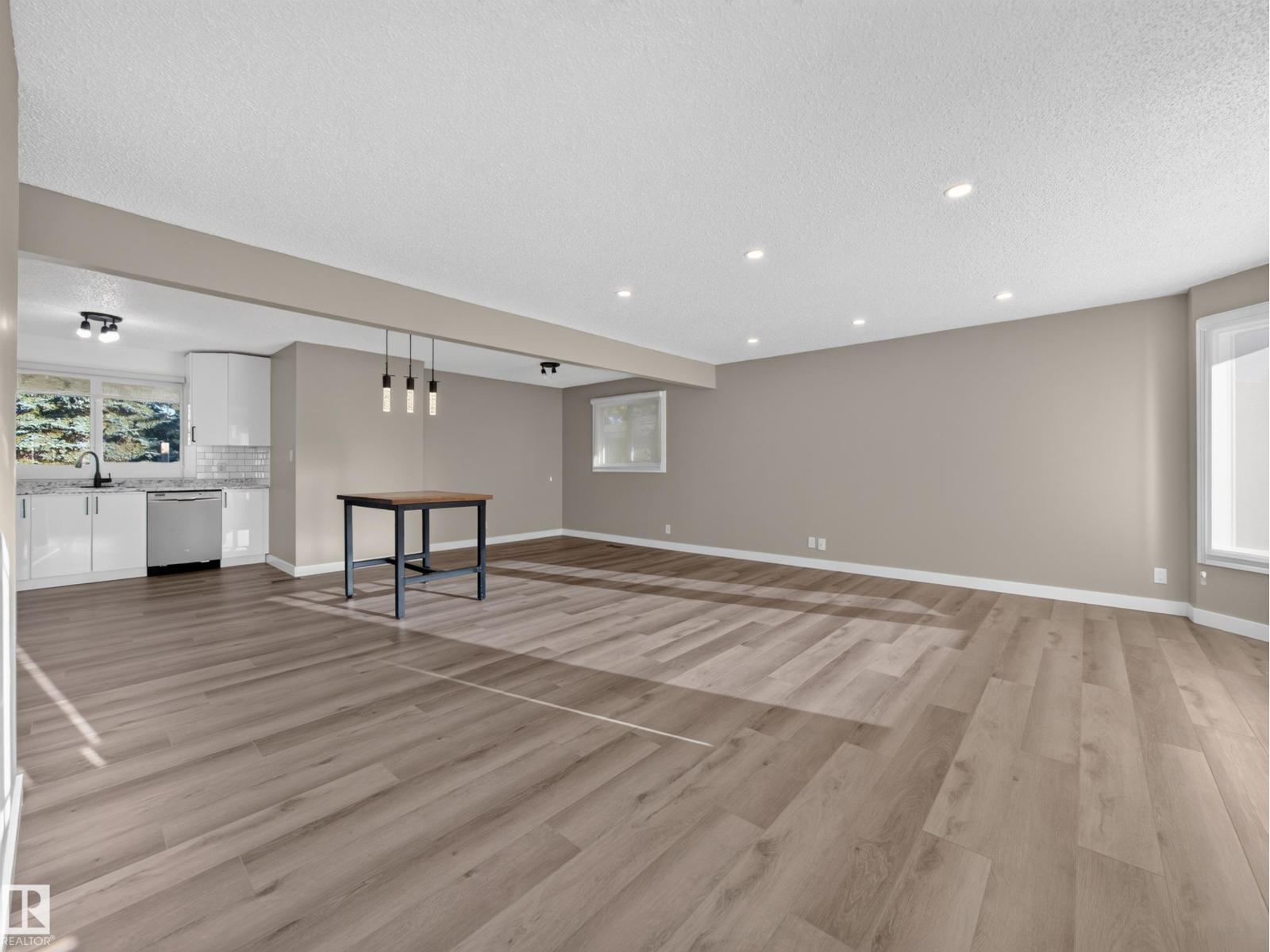 34 PENGUIN CR, Sherwood Park, Alberta, T8A3H4, Sherwood Park, Alberta — photo 3 of 5