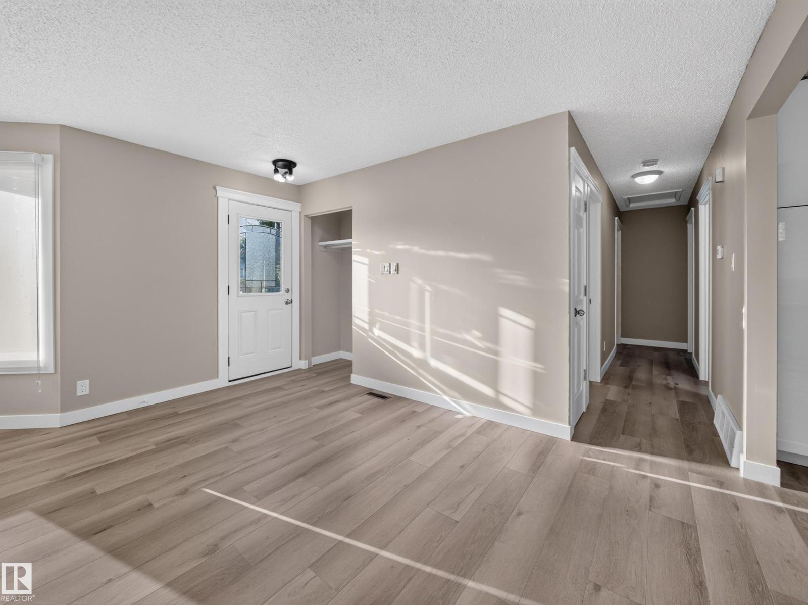 34 PENGUIN CR, Sherwood Park, Alberta, T8A3H4, Sherwood Park, Alberta — photo 4 of 5