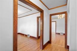 945 Dominion Street, Winnipeg, MB R3G2N9 Photo 12