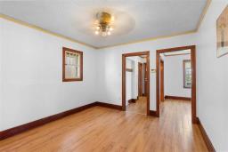 945 Dominion Street, Winnipeg, MB R3G2N9 Photo 13