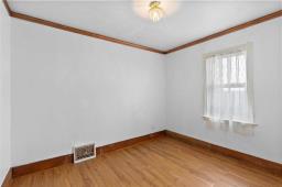 945 Dominion Street, Winnipeg, MB R3G2N9 Photo 17