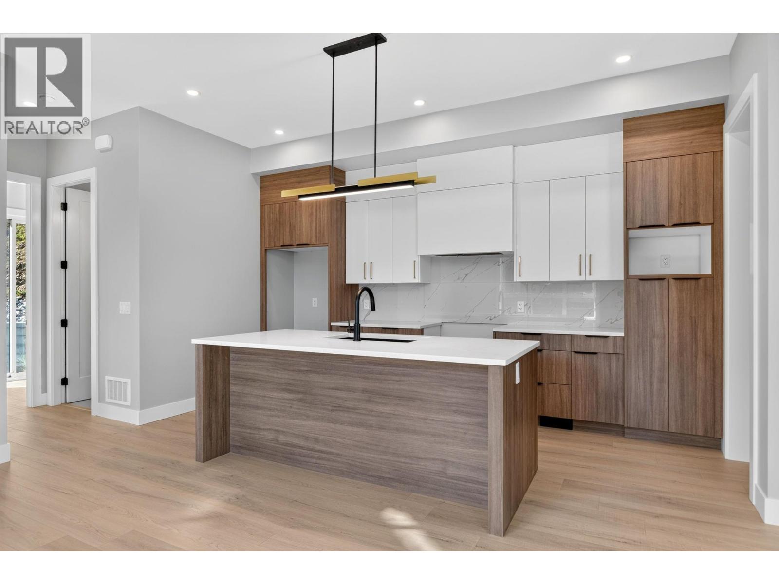 #3 757 Barnaby Road - 6
