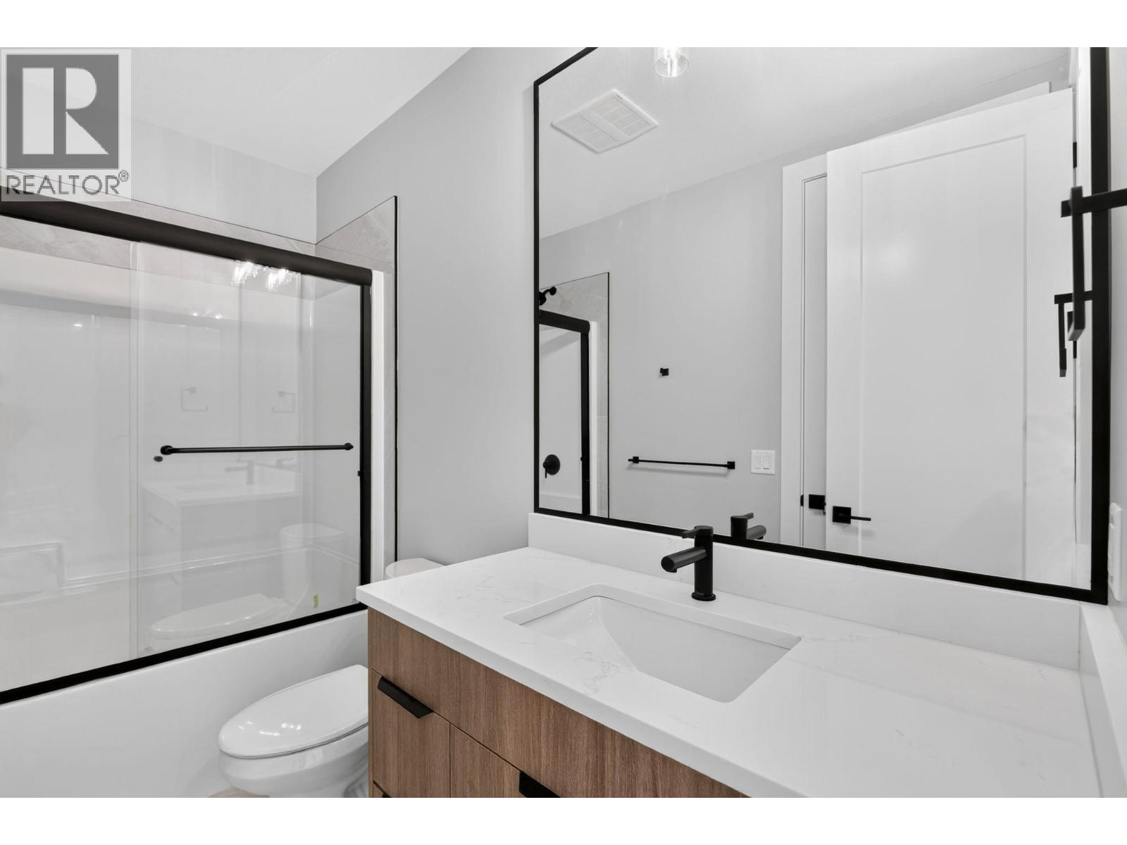 #3 757 Barnaby Road - 33