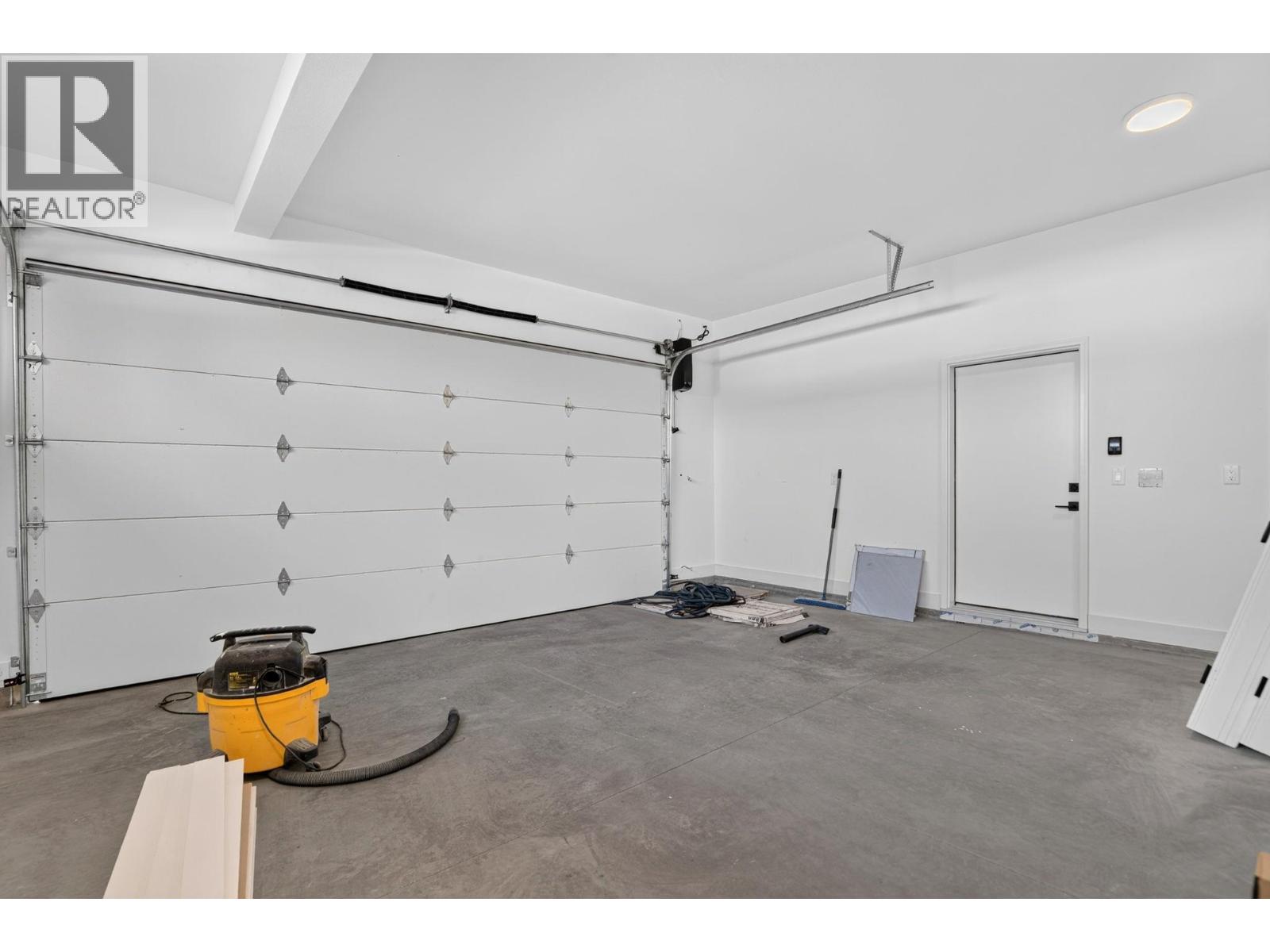 #3 757 Barnaby Road - 57
