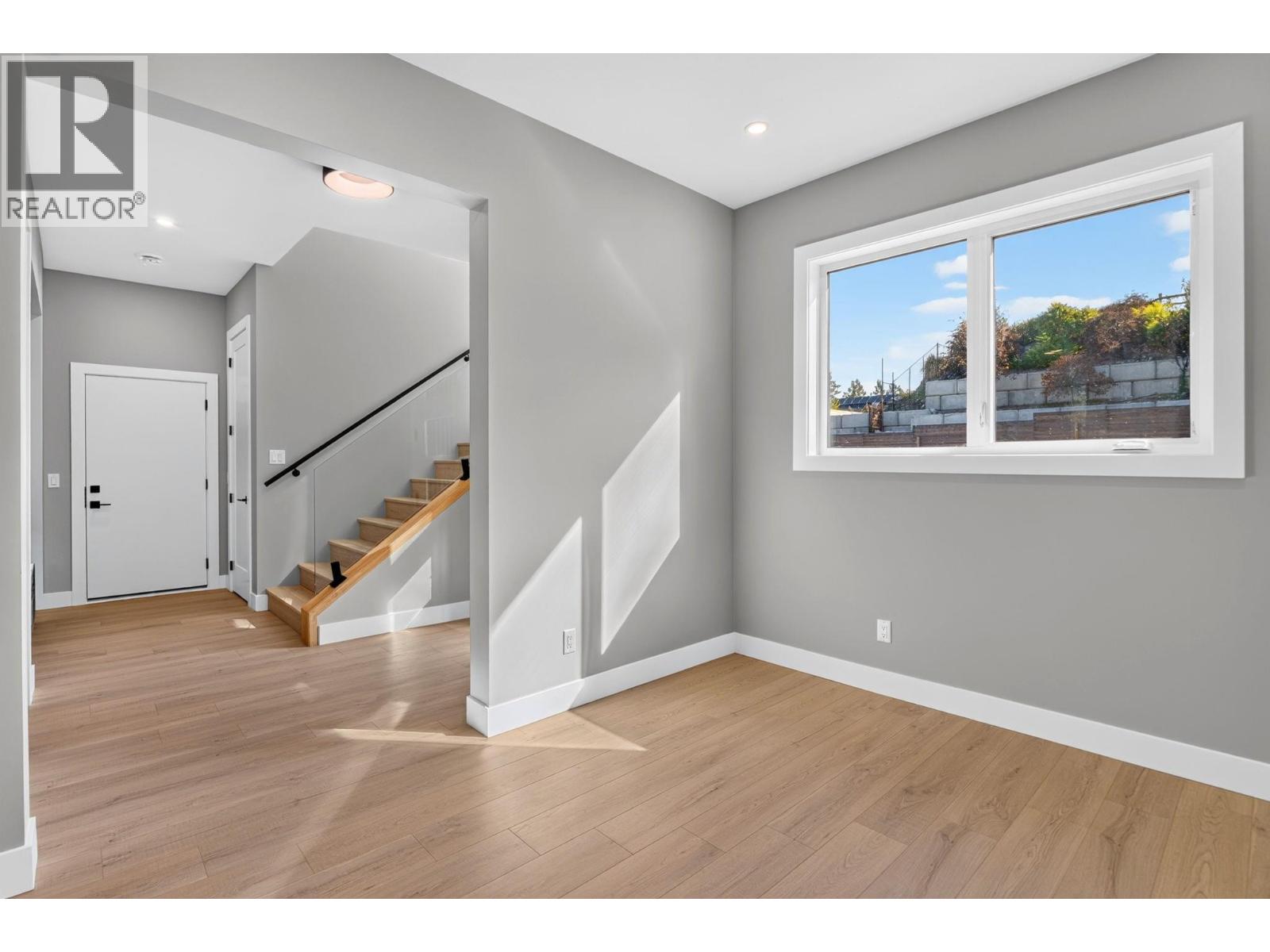 #3 757 Barnaby Road - 29