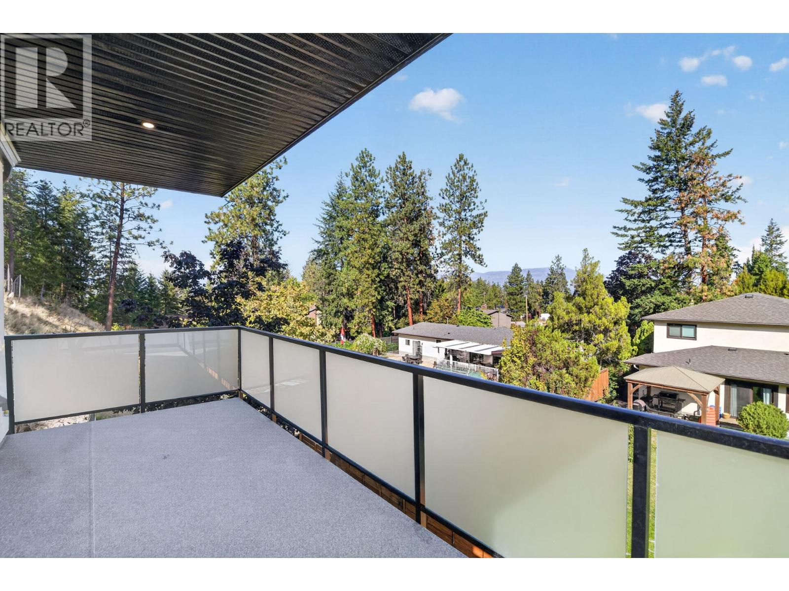 #3 757 Barnaby Road - 16