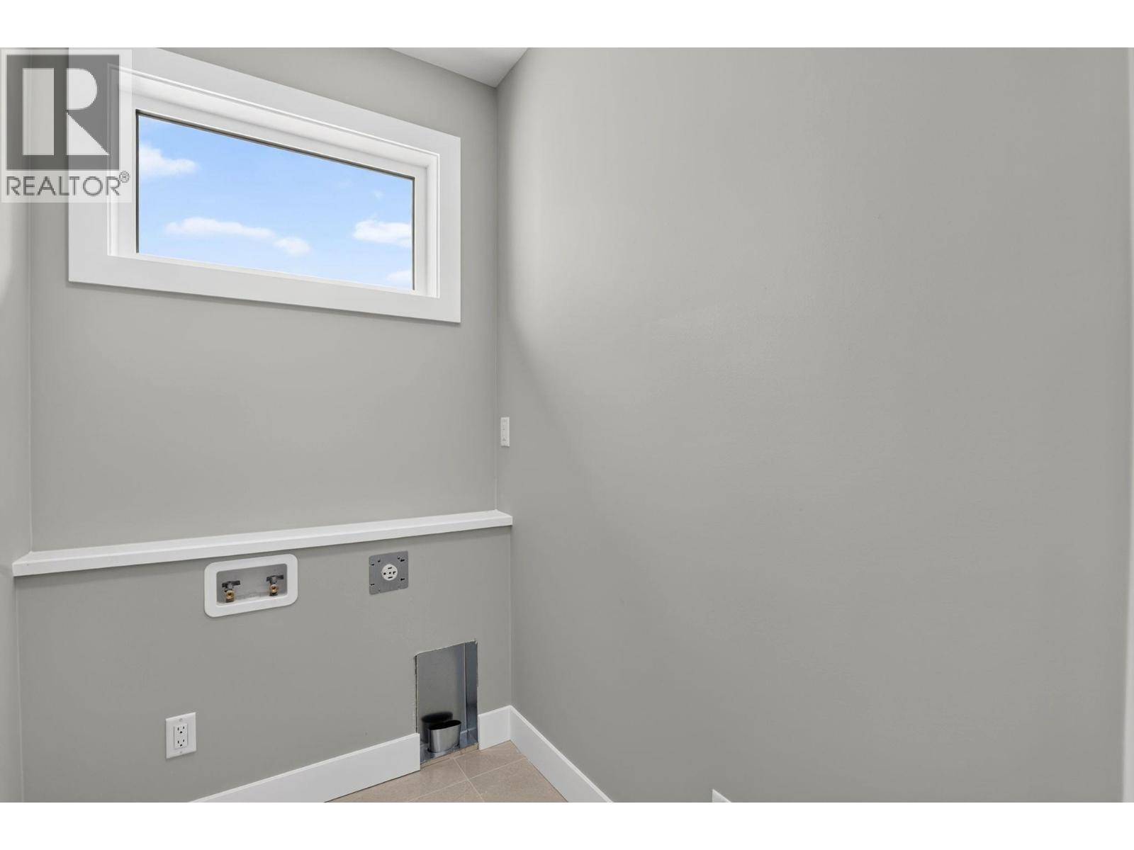 #3 757 Barnaby Road - 49