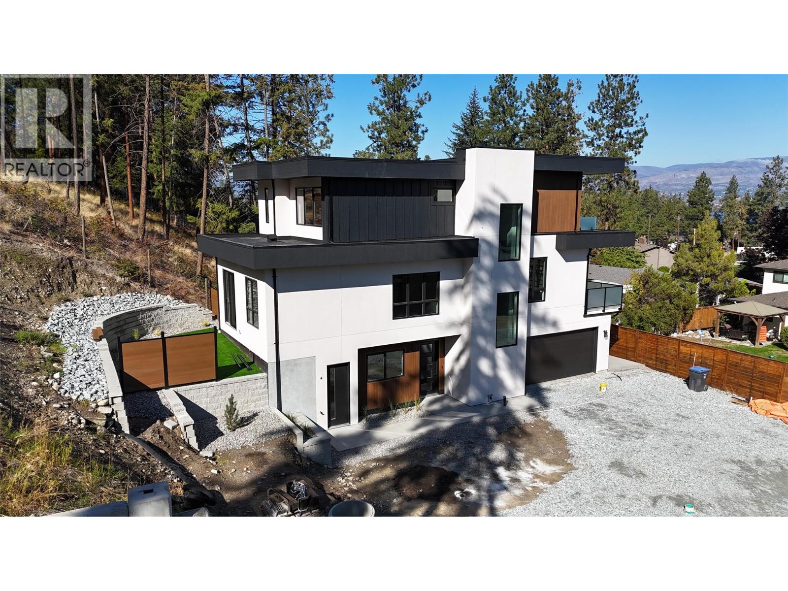 #3 757 Barnaby Road - 60