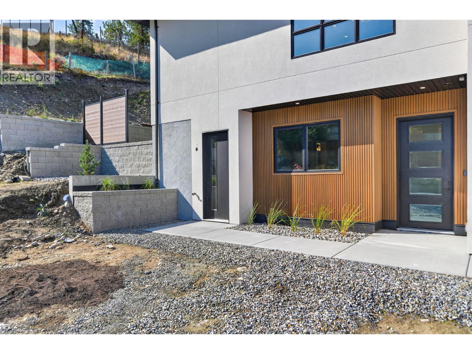 #3 757 Barnaby Road - 69