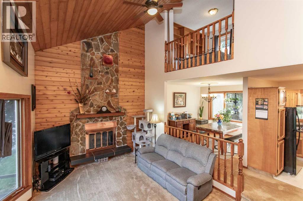 Listing photo – 6107 55 Avenue, Ponoka