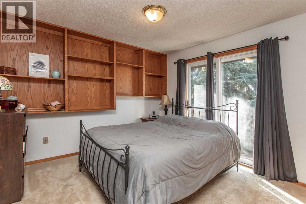 Listing photo – 6107 55 Avenue, Ponoka