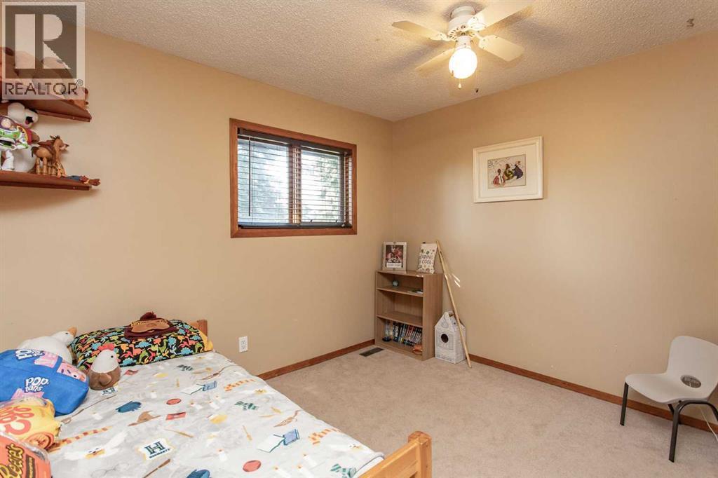 Listing photo – 6107 55 Avenue, Ponoka