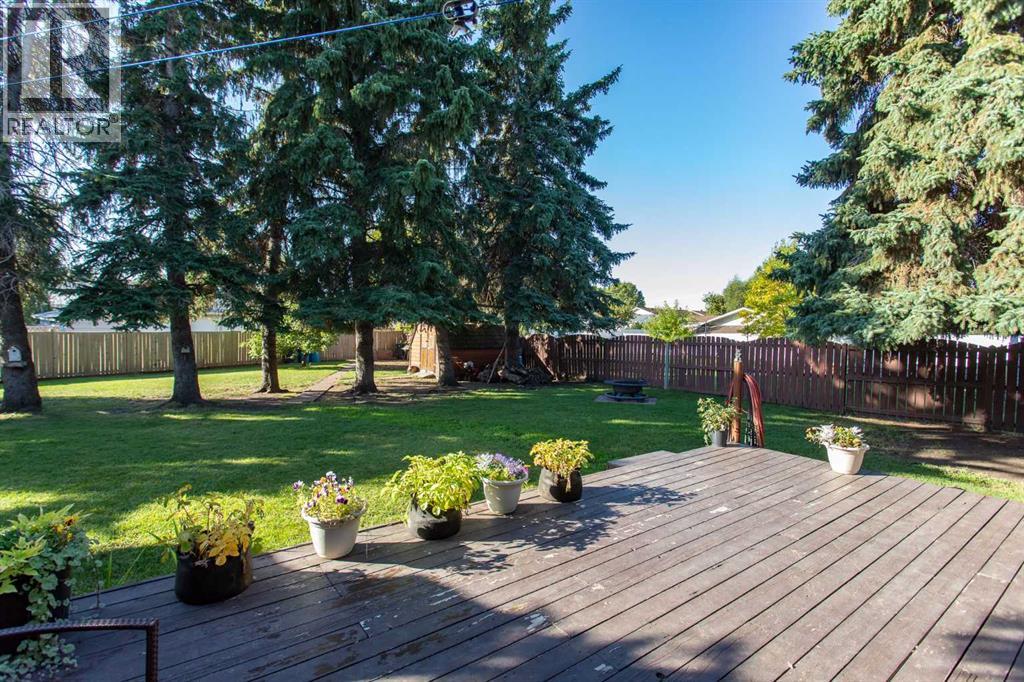 Listing photo – 6107 55 Avenue, Ponoka