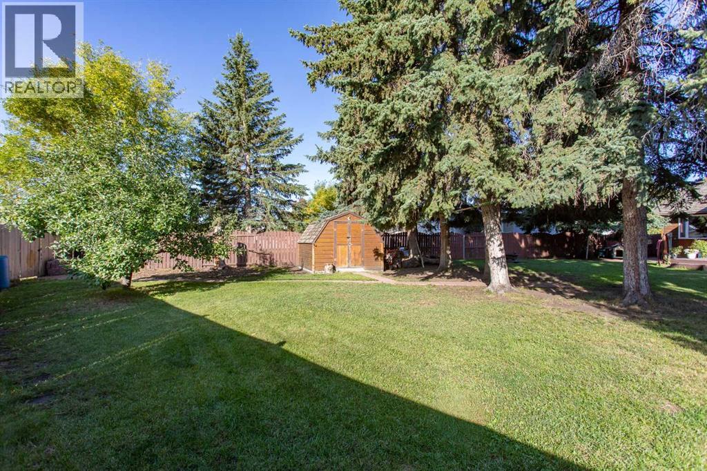 Listing photo – 6107 55 Avenue, Ponoka