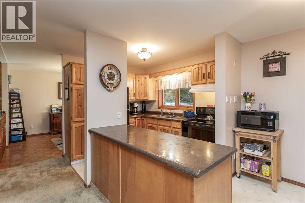 Listing photo – 6107 55 Avenue, Ponoka