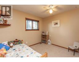 6107 55 Avenue, Ponoka, AB T4J1L2 Photo 17