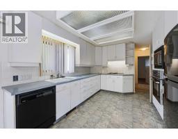 107 Hallbrook Drive Sw, Calgary, AB T2V3H8 Photo 14