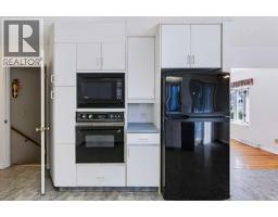 107 Hallbrook Drive Sw, Calgary, AB T2V3H8 Photo 15