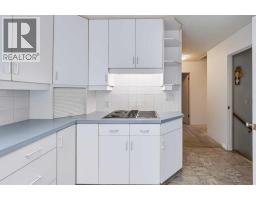 107 Hallbrook Drive Sw, Calgary, AB T2V3H8 Photo 16