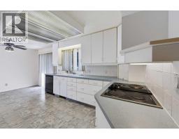 107 Hallbrook Drive Sw, Calgary, AB T2V3H8 Photo 17
