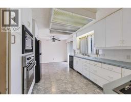107 Hallbrook Drive Sw, Calgary, AB T2V3H8 Photo 18