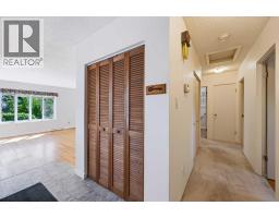 107 Hallbrook Drive Sw, Calgary, AB T2V3H8 Photo 25
