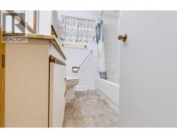 107 Hallbrook Drive Sw, Calgary, AB T2V3H8 Photo 27