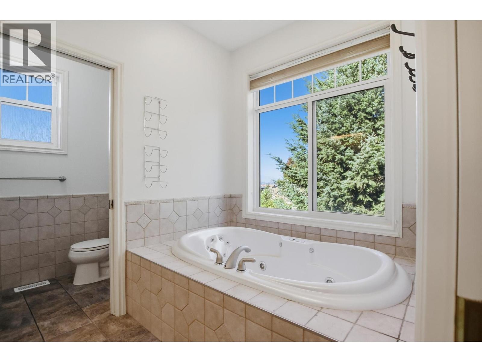 317 Mariposa Court - 24