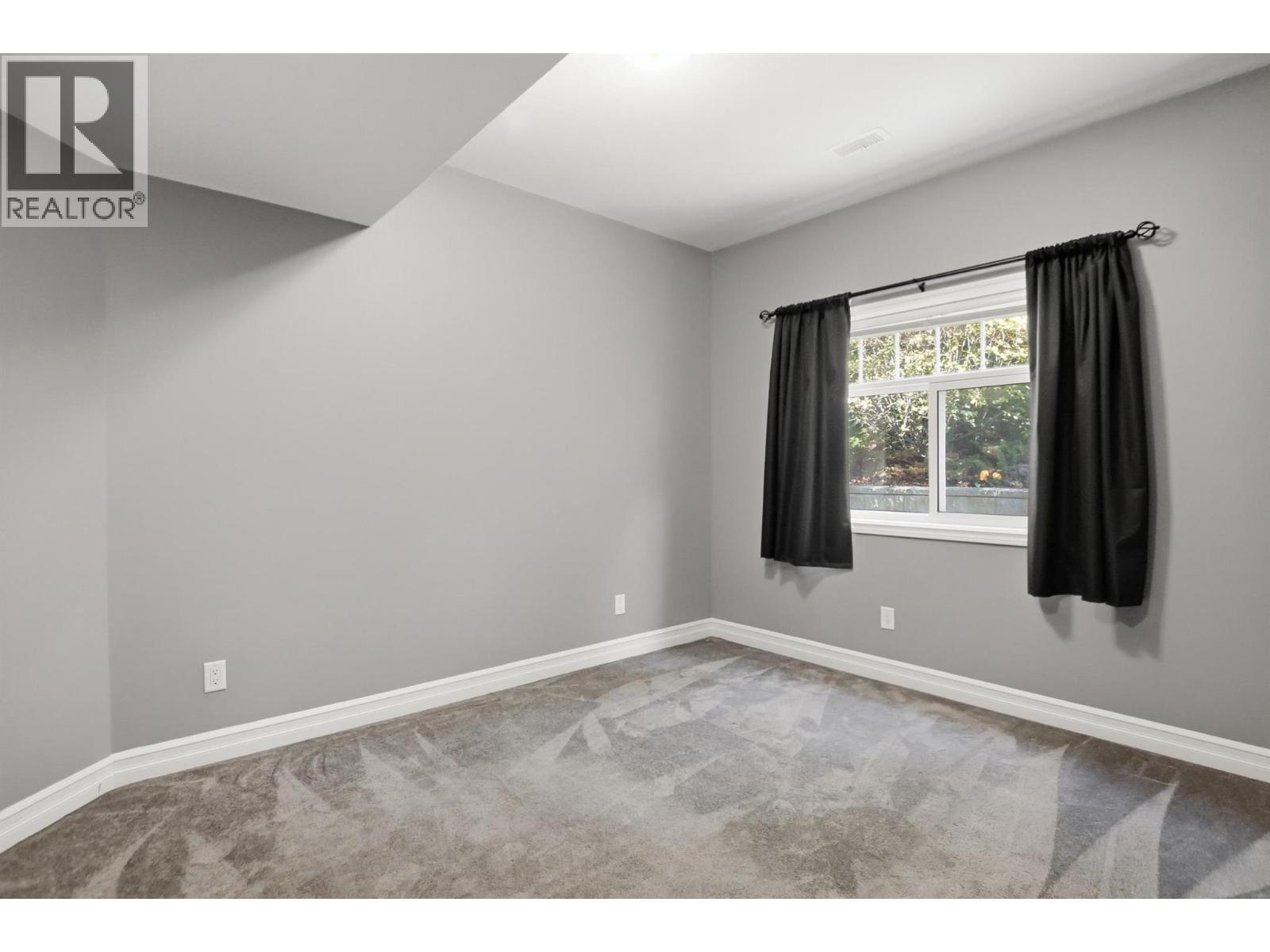 317 Mariposa Court - 34