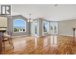 Living room - 317 Mariposa Court, Kamloops, BC V2H1R3 Photo 15