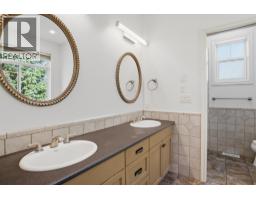 317 Mariposa Court, Kamloops, BC V2H1R3 Photo 19