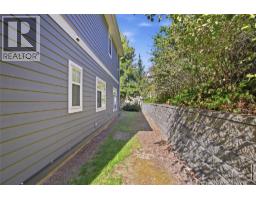 317 Mariposa Court, Kamloops, BC V2H1R3 Photo 41