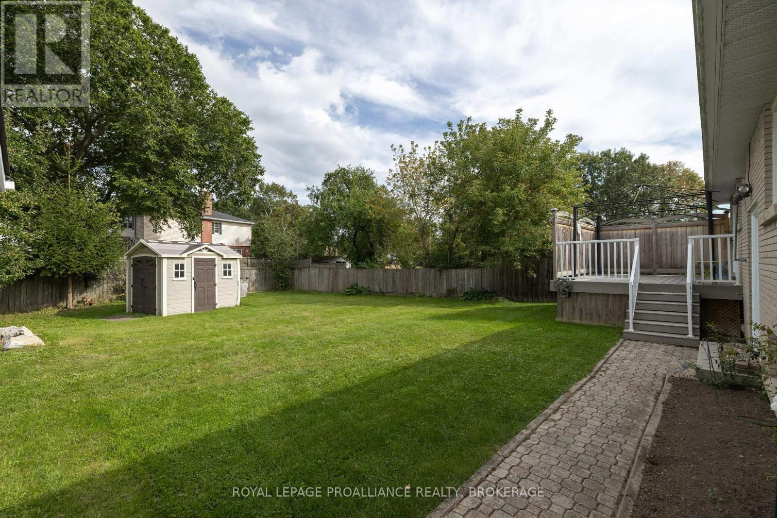 424 MAPLE RIDGE DRIVE - Image 23