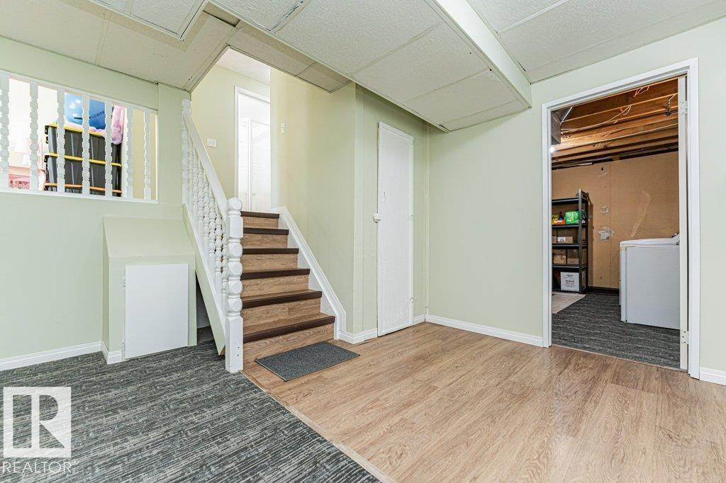 Photo 33